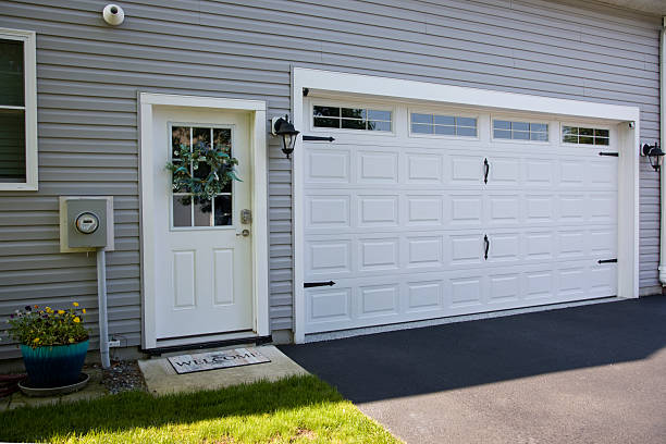 24/7 Emergency Garage Door Panel Replacement experts in Newport, NC